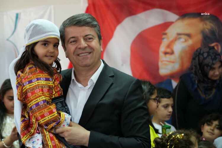 Adıyaman Belediye Başkanı Tutdere, çocuklarla buluştu