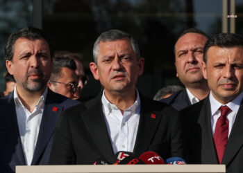 Özgür Özel’den Sırrı Süreyya Önder’in sağlık durumuna ilişkin açıklama