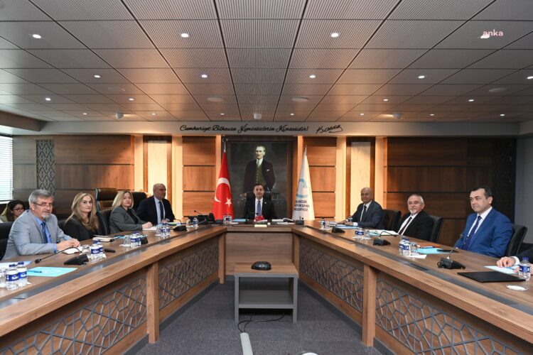 Balıkesir Büyükşehir Belediye Başkanı Akın, üst yönetimiyle geride kalan bir yılı değerlendirdi