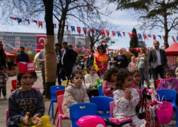 Saraçhane’de “özgürlük ve demokrasi şenliği” coşkusu devam ediyor