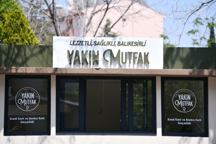 Balıkesir Yakın Mutfak, 3 çeşit yemeği 30 TL’ye halkla buluşturuyor