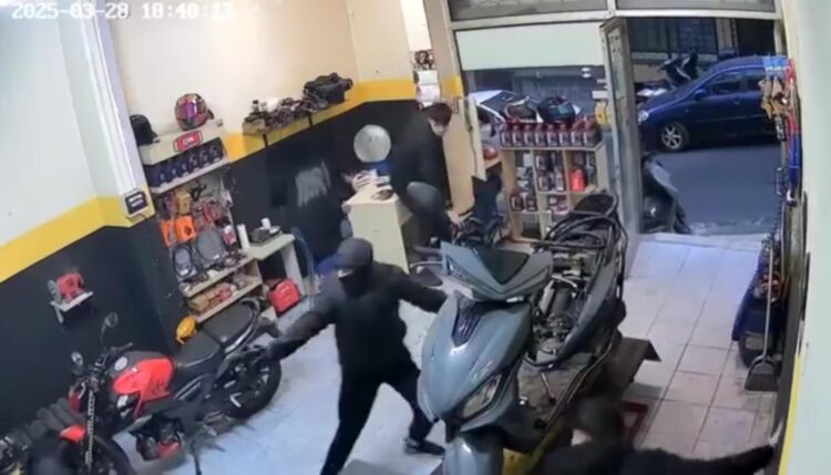 Beyoğlu’nda motosiklet tamirhanesine silahlı baskın