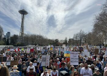 ABD genelinde Trump ve Musk’a karşı protestolar: “Ellerini çek” 