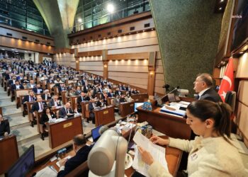 İBB Meclisi’nde, “Çatı Alanlarına İlişkin Plan Notu” teklifi oy birliğiyle kabul edildi