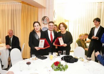 Türkan Şoray ve Müjde Ar, Münih’te Onur Konuğu