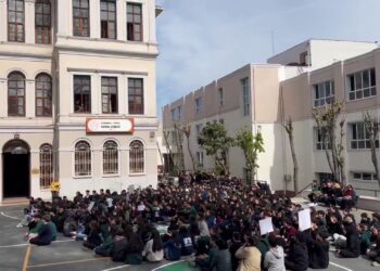 İstanbul’daki liselerde proje okul ataması tepkisi