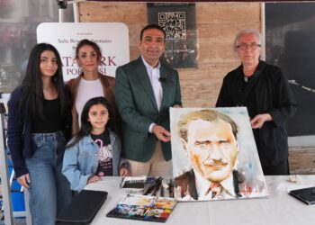 Atatürk’ün portresi 19 Mayıs’a özel canlı olarak çizildi