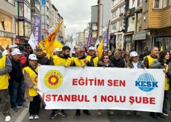 Kadıköy’de 1 Mayıs: Sendika kortejlerinden alana yürüyüşler başladı