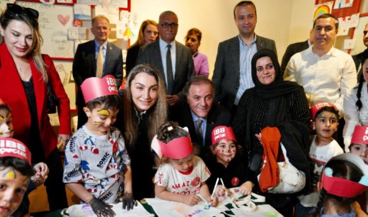 81 ilden 515 çocuğun İmamoğlu’na yazdığı mektup ve resimlerden oluşan sergi açıldı!