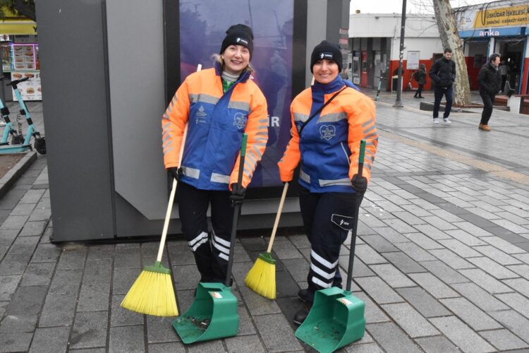 İBB’li yöneticiler bu kez sahadaydı: Çalışanların gözünden işe baktılar