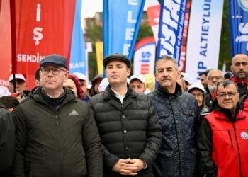 Balıkesir Büyükşehir Belediye Başkanı Akın, 1 Mayıs’ı emekçilerle birlikte kutladı