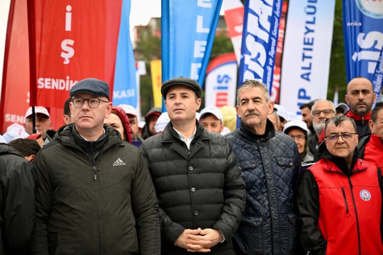 Balıkesir Büyükşehir Belediye Başkanı Akın, 1 Mayıs’ı emekçilerle birlikte kutladı