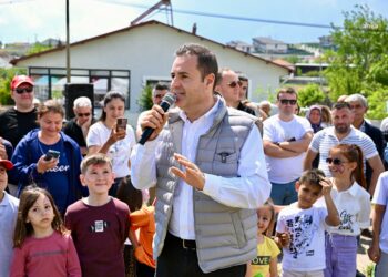 Balıkesir Büyükşehir Belediye Başkanı Akın, hafta sonu mesaisini köy hayırlarına ayırdı