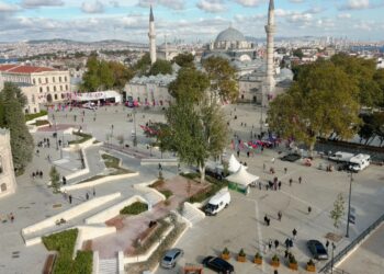 Beyazıt Meydanı yeniden İstanbul’un “canlı hafıza” mekanı oldu