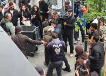 Özgür Çelik: “1 Mayıs’ta anayasal hakkını kullanmak isteyen 372 vatandaşımız gözaltında”