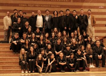Balıkesir Büyükşehir Belediyesi MOD10 Gençlik Orkestrası, İstanbul’da sahne aldı
