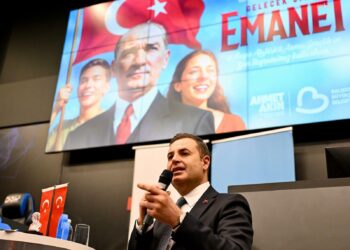 Balıkesir Büyükşehir Belediye Başkanı Akın, 19 Mayıs dolayısıyla gençlerle ve sporcularla buluştu