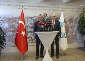 Özgür Özel, İTO’yu ziyaret etti: Çalışma umutlarımızı pekiştiren çok fazla şeyin olduğunu karşılıklı teyit ettik