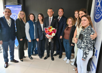 Özgür Özel: “Tüm meslektaşlarımın14 Mayıs Eczacılık Günü’nü kutluyorum”