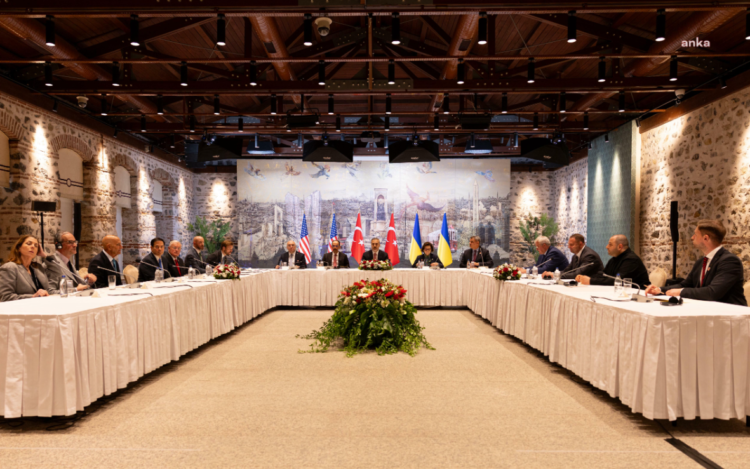 İstanbul’da Türkiye-ABD-Ukrayna üçlü toplantısı sona erdi