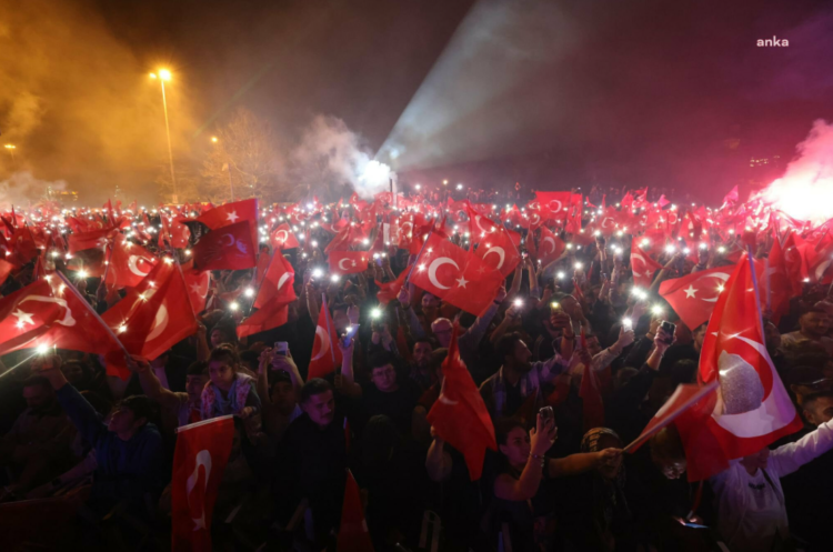 İmamoğlu’ndan gençlere İstanbul ve İzmir için çağrı