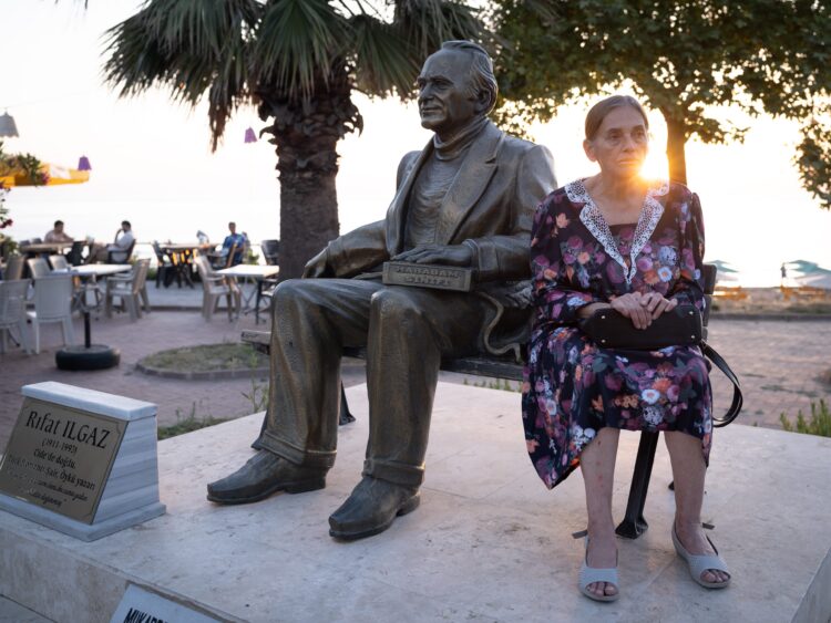 Rıfat Ilgaz’ın ışığında mukadderata meydan okuyan Sultan…