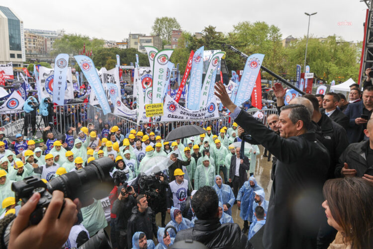 Özgür Özel: “Güçlü iktidarlar meydanları yasaklamaz”