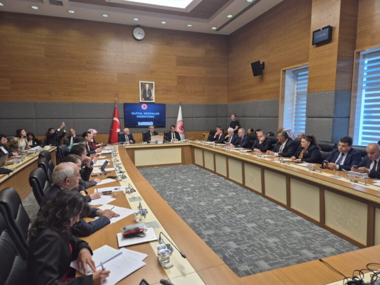 CHP’li Emir: “Ekrem İmamoğlu’ndan korktuğunuz gibi bizden de mi korkuyorsunuz?”