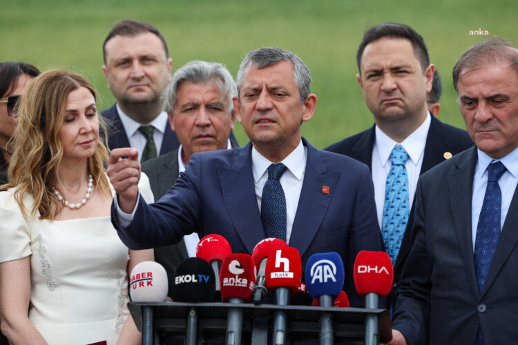 Özgür Özel: “Bizim boğazımızdan bir lokma kamu malı geçmemiştir”