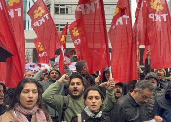 TKP’den Çalık Holding önünde ‘Erol Eğrek’ protestosu