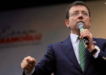 İmamoğlu ‘kamu çalışanlarına’ seslendi: “Liyakate dayalı düzenlemelerle huzura kavuşacaksınız”