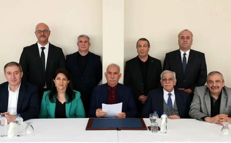 PKK silahları bırakma ve örgütü feshetme kararı aldı