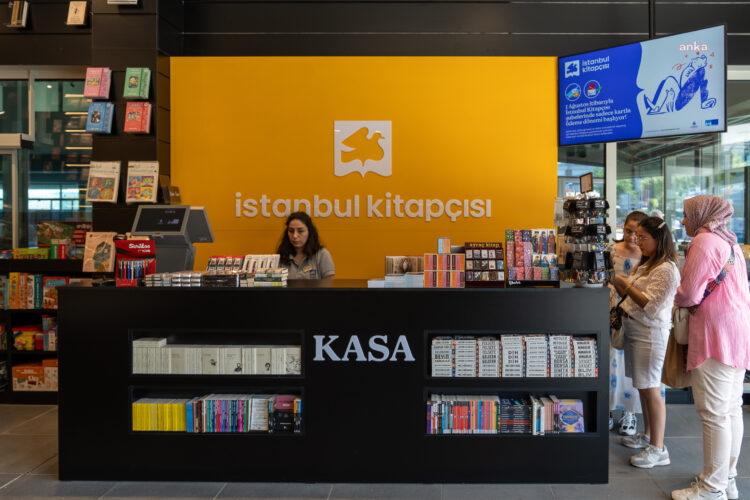 İstanbul Kitapçısı’nin 28’inci şubesi Kabataş’ta açıldı