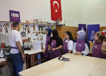 İBB’den kadınlara marangozluk eğitimi