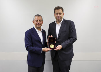 Özgür Özel, Berlin’de Lars Klingbeil ile görüştü