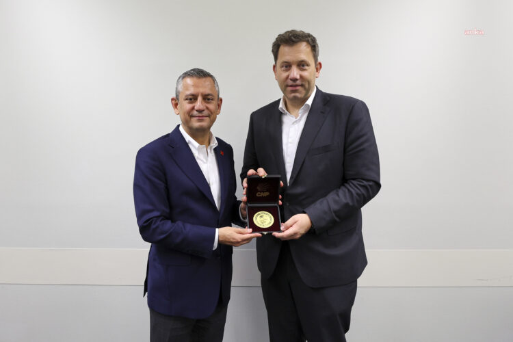 Özgür Özel, Berlin’de Lars Klingbeil ile görüştü