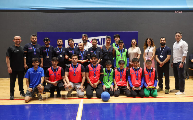 İBB’nin koordinatörlüğündeki dört ülkenin ortak projesi Sport4All’dan görme engellilere Goalball desteği