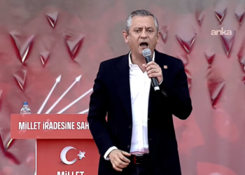 Özgür Özel: “Bir devir bitiyor yeni bir devir başlıyor”