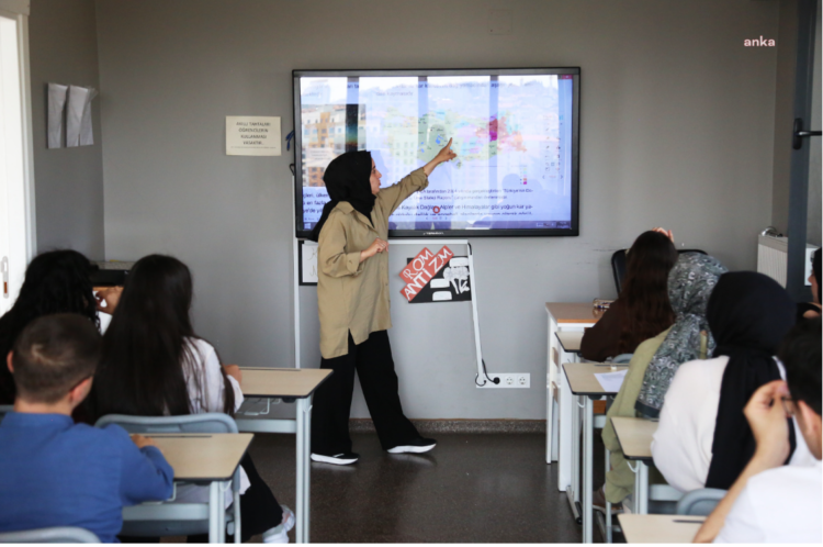 Eyüpsultan Belediyesi’nden YKS maratonunda gençlere destek