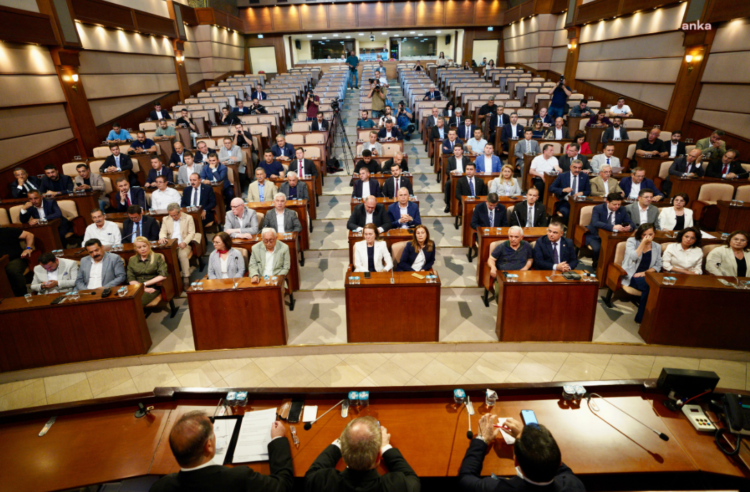 CHP’li Belediye başkanları İmamoğlu ve arkadaşlarına destek için Saraçhane’de buluştu