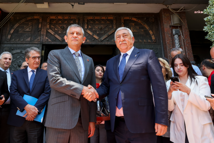 Özgür Özel’den Erdoğan’a: “Esnafın elini havada bırakmayalım, hep birlikte tutalım”