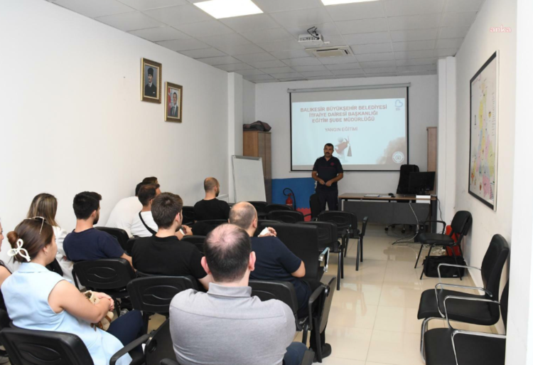 Balıkesir Büyükşehir Belediyesi’nden personele yangın eğitimi
