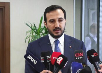 AKP’li Eray Karadeniz’in FETÖ’yü öven paylaşımları ortaya çıktı