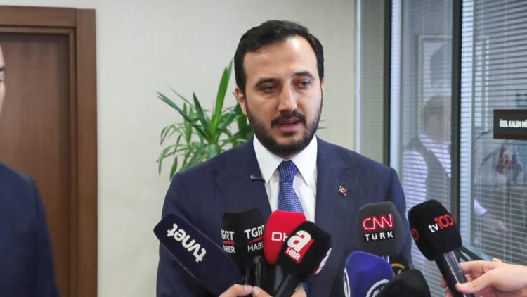 AKP’li Eray Karadeniz’in FETÖ’yü öven paylaşımları ortaya çıktı