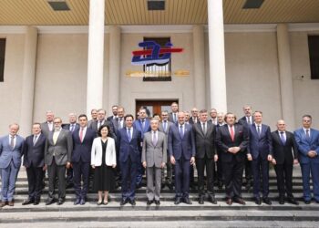 Çin Dışişleri Bakanı Wang, AB ve üye ülkelerin Çin’deki diplomatik temsilcileriyle görüştü