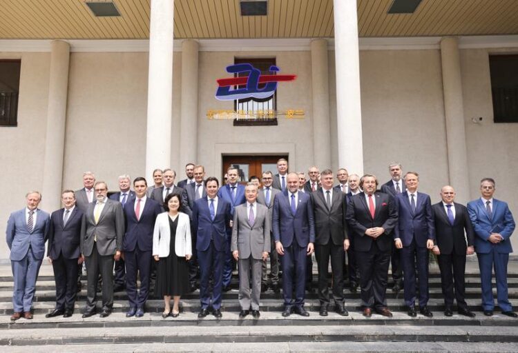 Çin Dışişleri Bakanı Wang, AB ve üye ülkelerin Çin’deki diplomatik temsilcileriyle görüştü