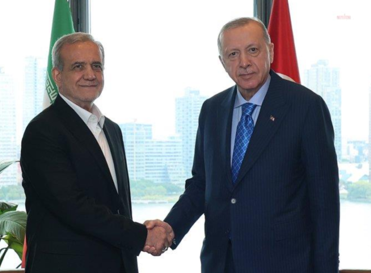 Cumhurbaşkanı Erdoğan, İran Cumhurbaşkanı Pezeşkiyan ile görüştü