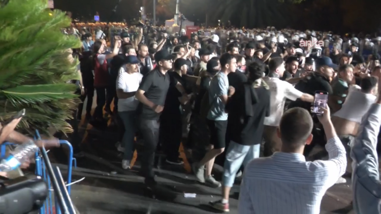 Saraçhane’de gözaltına alınan gençlerden 13’ü tutuklandı…