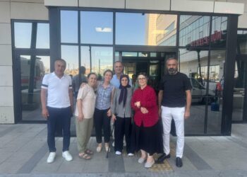 İmamoğlu’nun annesi Hava İmamoğlu, Murat Çalık’ın annesini ziyaret etti