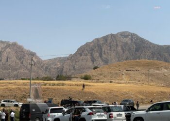 PKK üyesi bir grup silah bıraktı… 250 gözlemcinin katılımıyla silahlar imha edildi